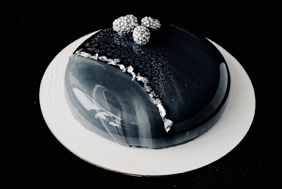 Свадебный торт в серебристом стиле