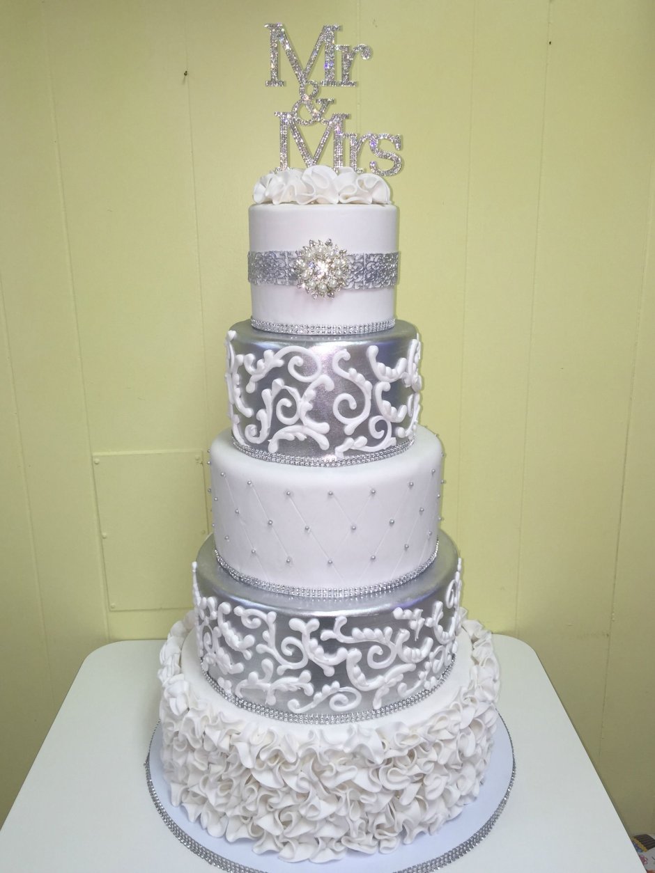 Двухъярусный свадебный торт серебряный