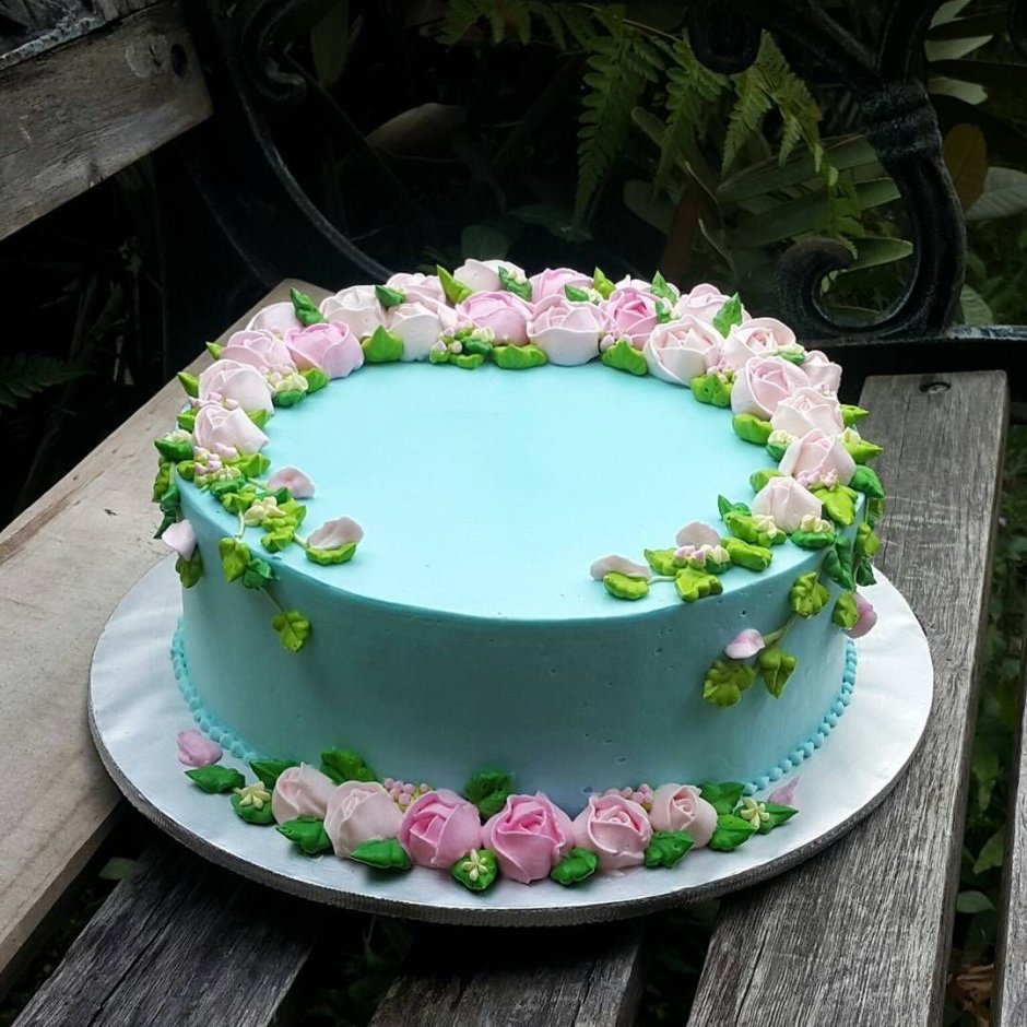 Торт с мелкими цветочками