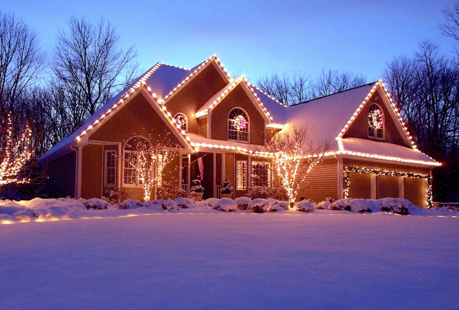 Украшения домов снаружи зимой