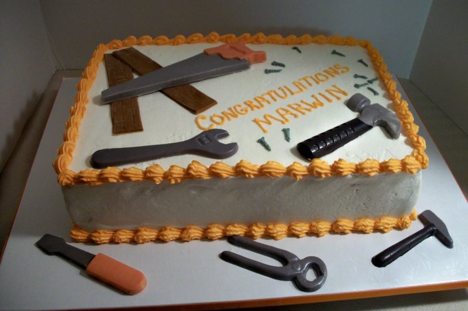 Украшение торта для мужчин с инструментами