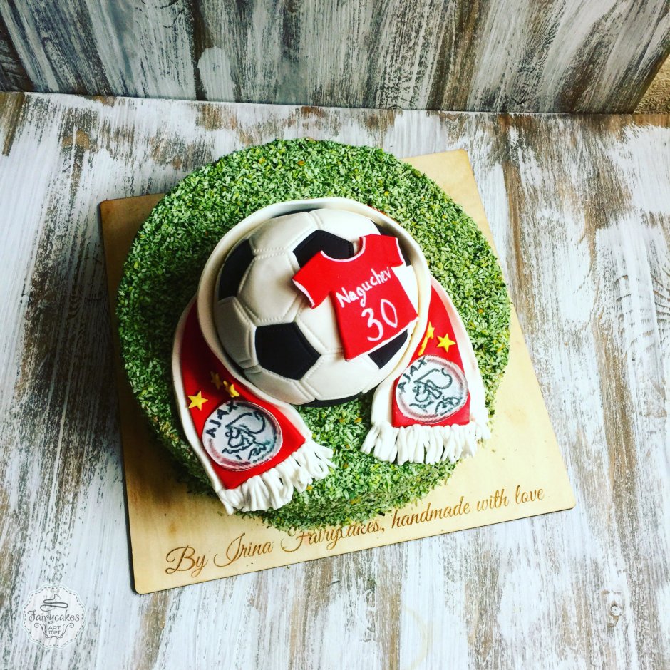 Футбольный торт с пряниками