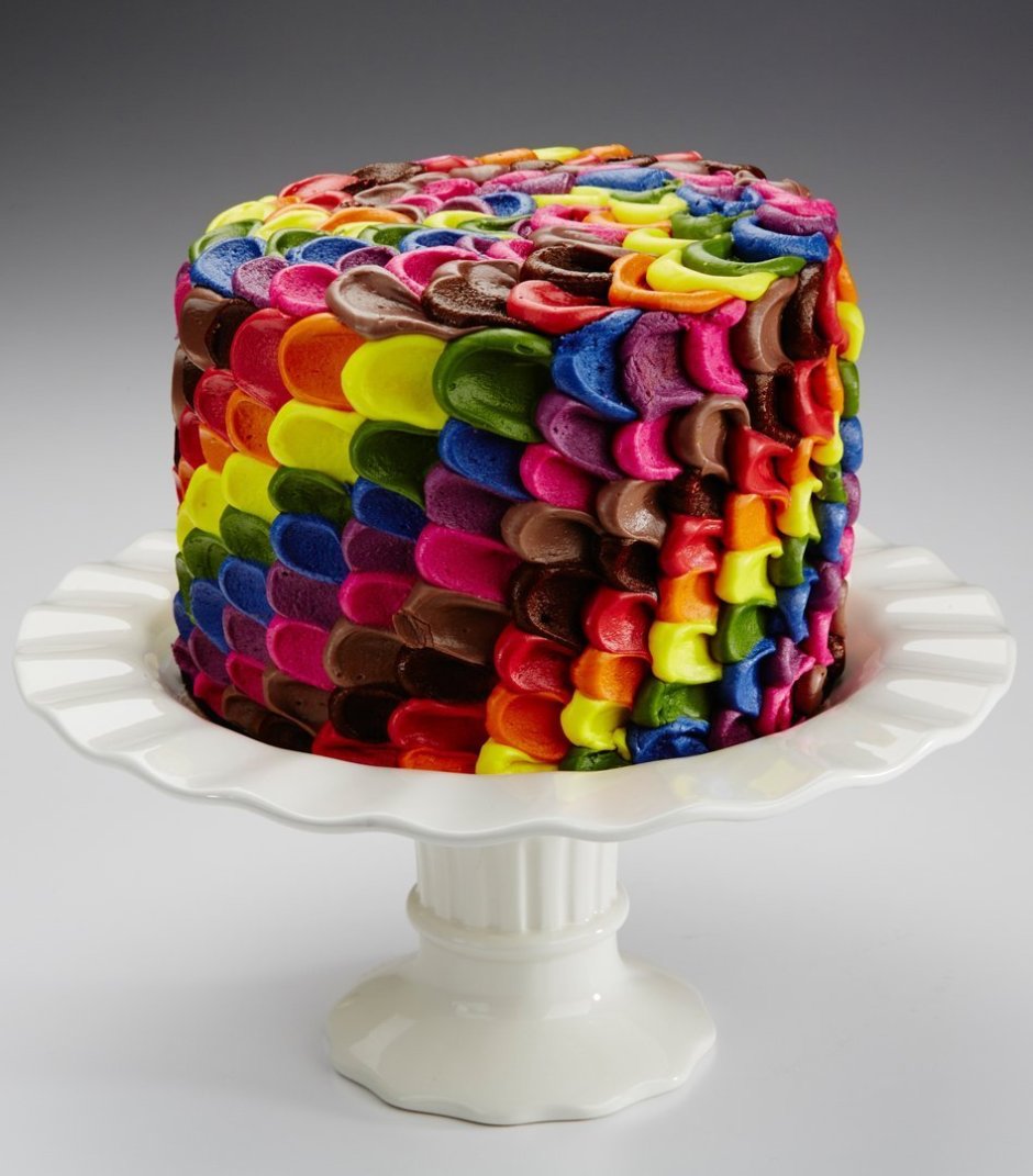 Разноцветное украшение торта