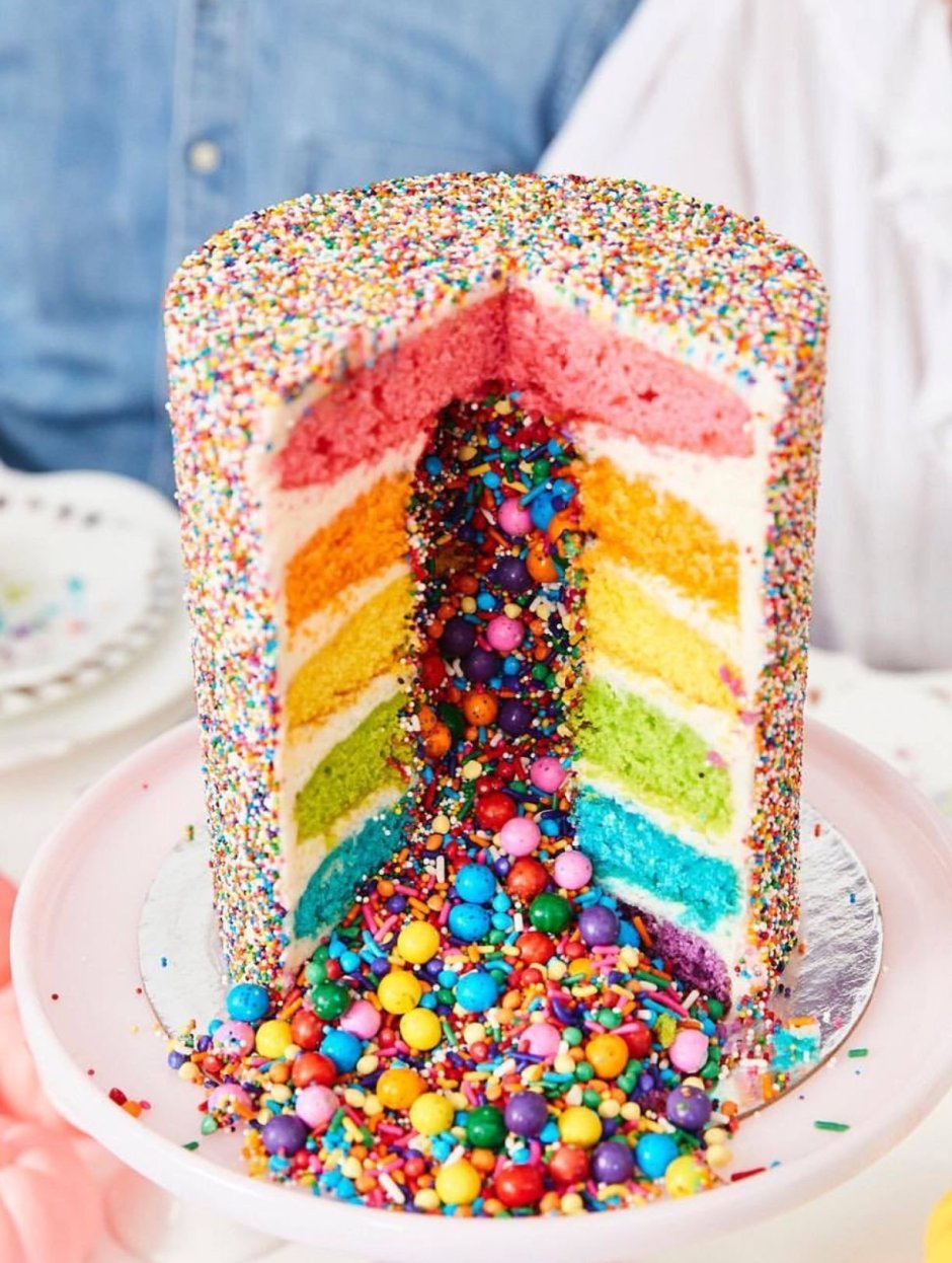 Украшение торта мазками цветными