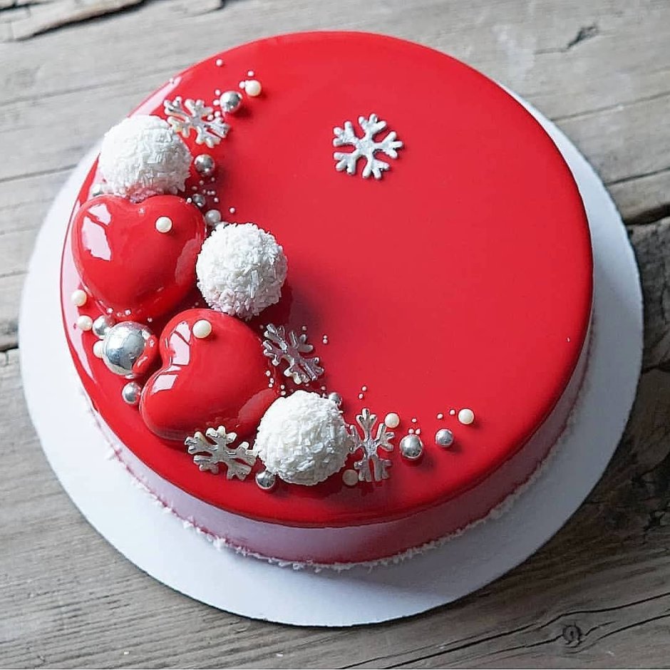 Красный новогодний торт