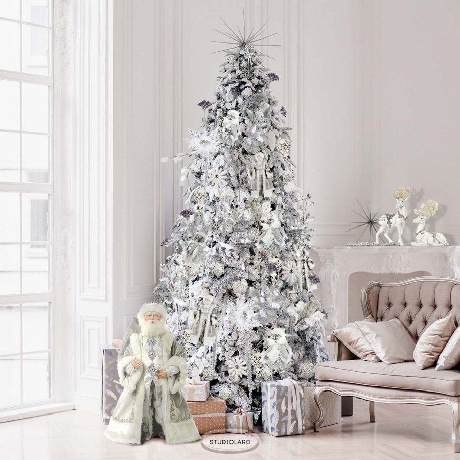 Новогодняя елка в бело серебристых тонах