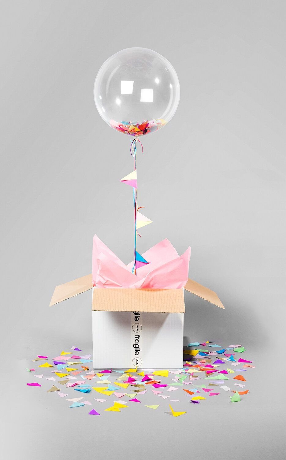 Коробка с вылетающими шарами