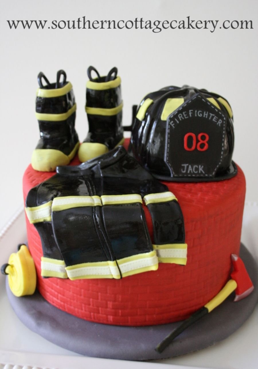 Торт пожарному мужчине