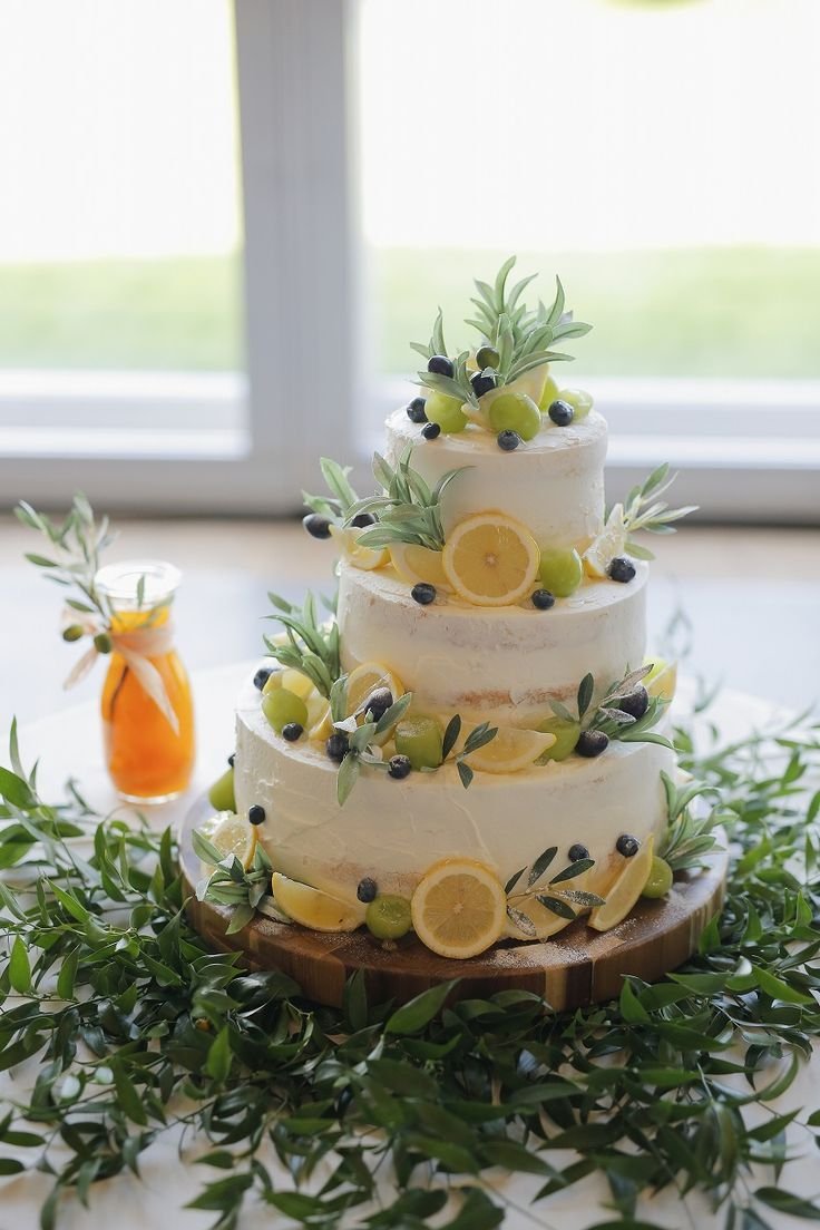 Торт свадебный с оливой