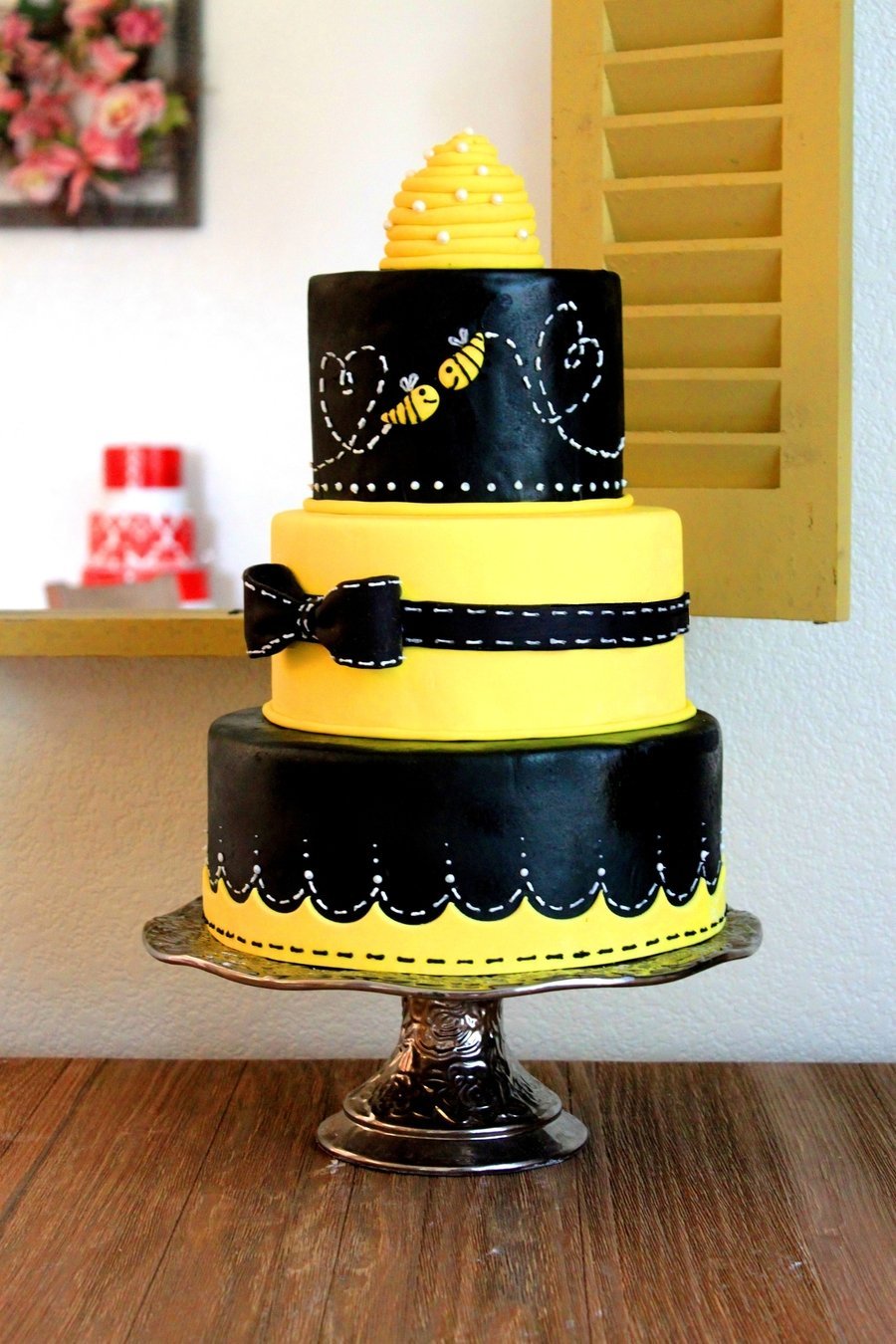 Желто черный торт