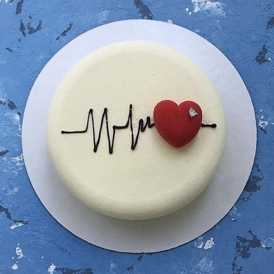 Торт с кардиограммой и сердцем