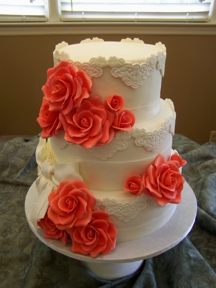 Свадебный торт в коралловом цвете