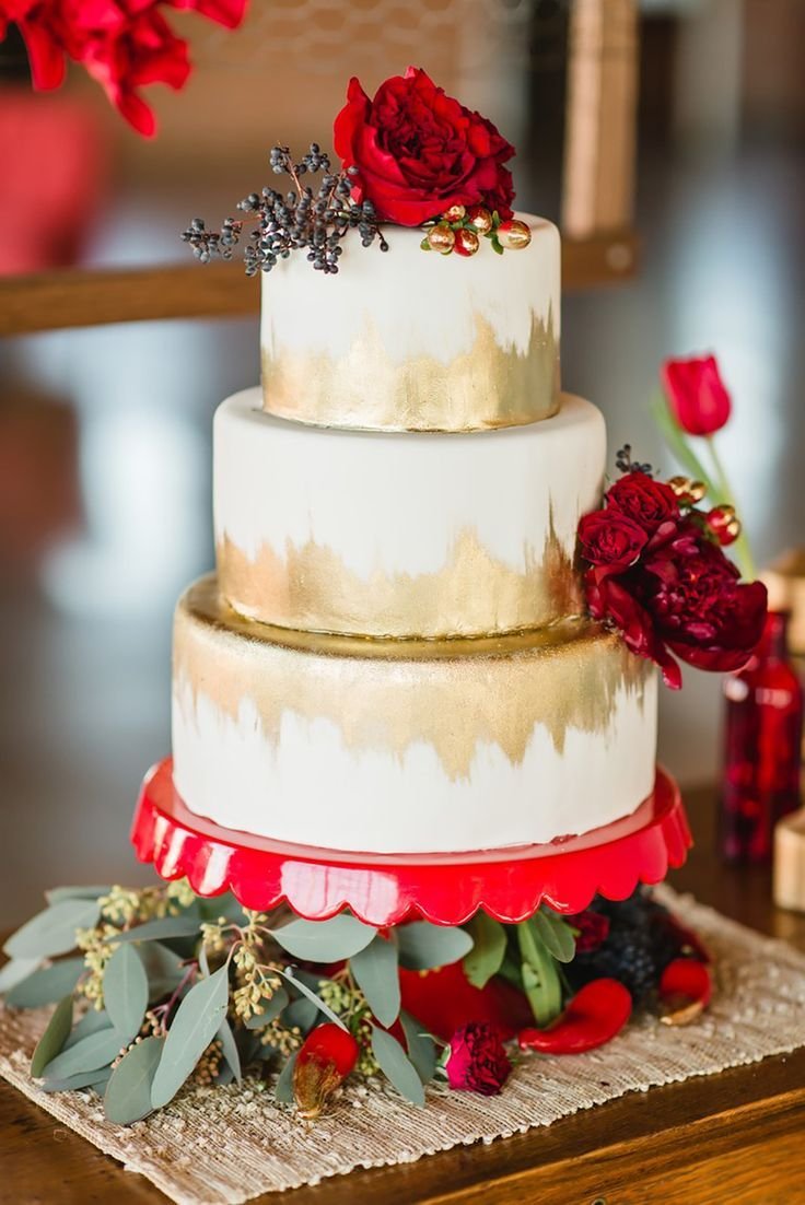 Свадебный торт в Красном стиле