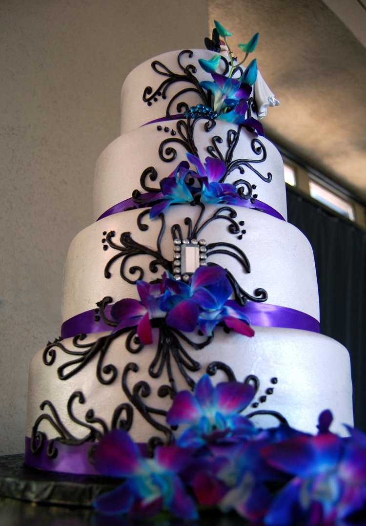 Свадебный торт синий фиолетовый