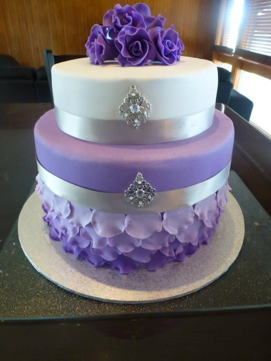 Торт на свадьбу фиолетовый