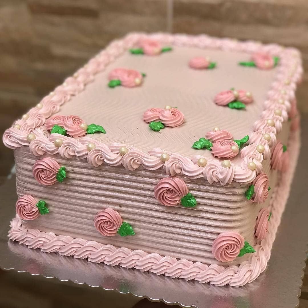 Cake 1. Украшение квадратного торта. Украшение прямоугольного торта. Украшение квадратного торта кремом. Прямоугольный торт.