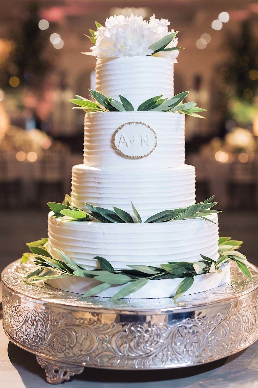 Свадебный торт бело-зеле