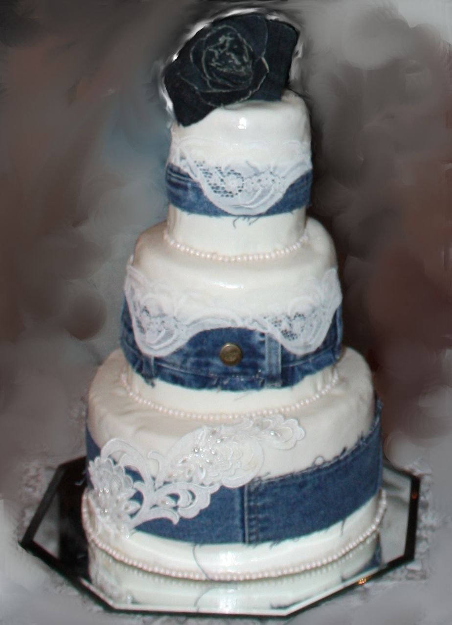 Свадебный торт в стиле джинс