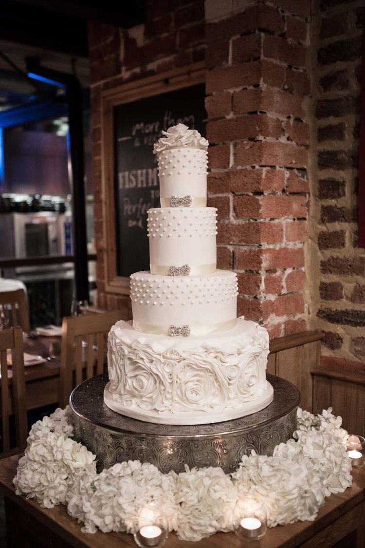 Многоэтажные торты на свадьбу