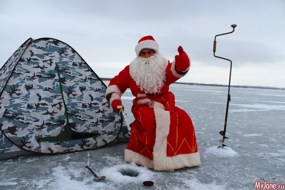 Дед Мороз на рыбалке