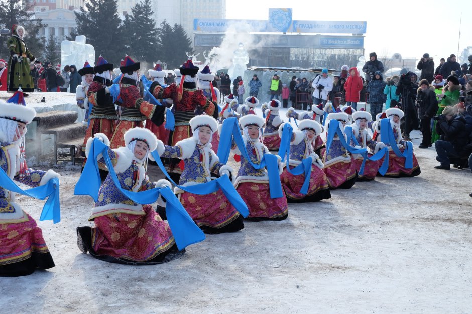 С праздником Сагаалган