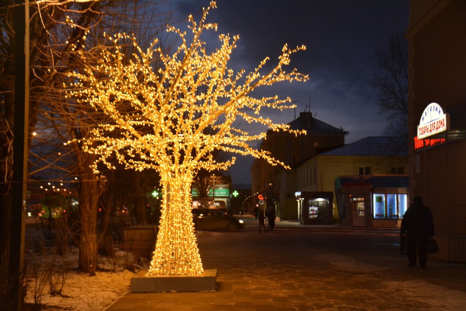 Светящиеся деревья для улицы