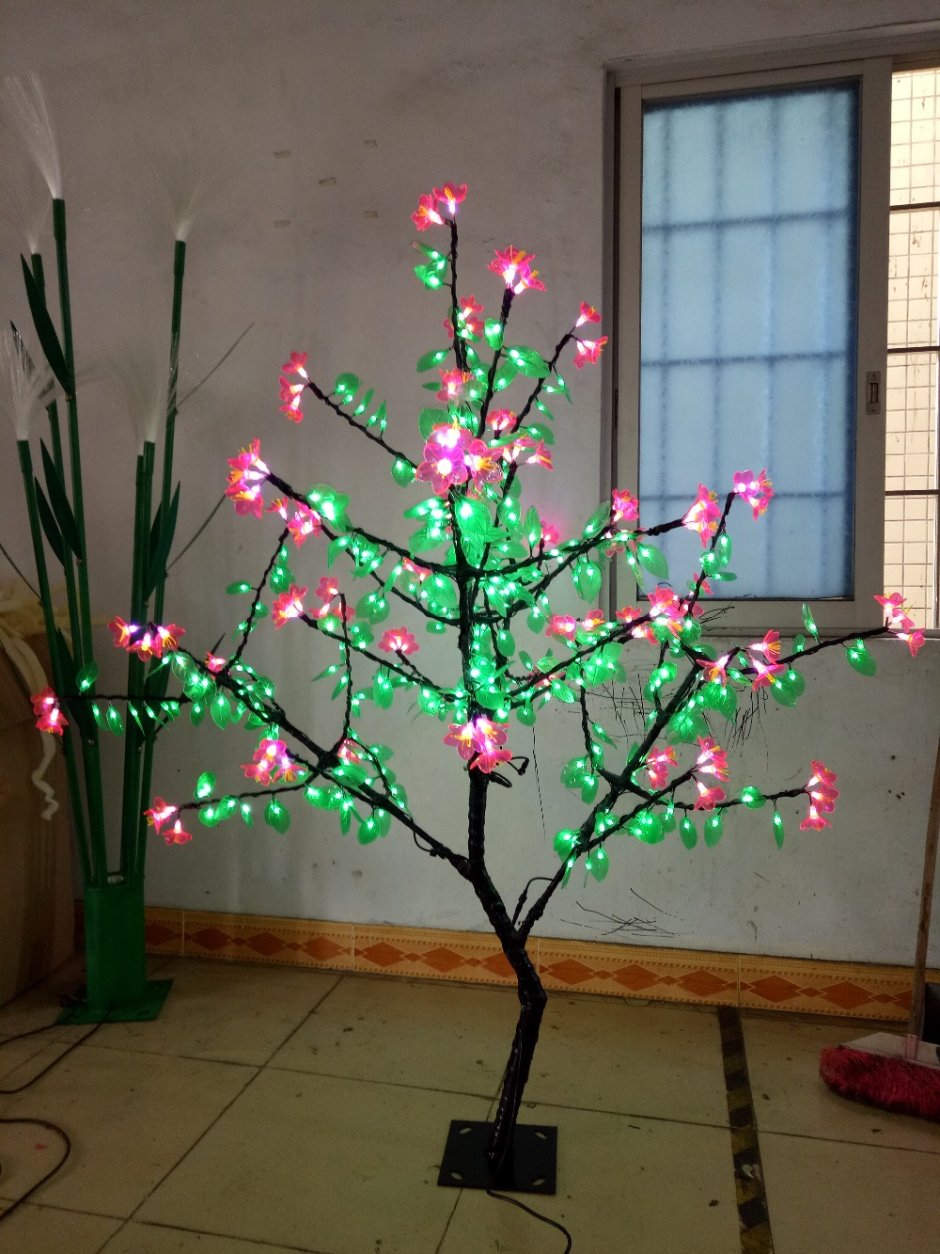 Дерево новогоднее светящееся