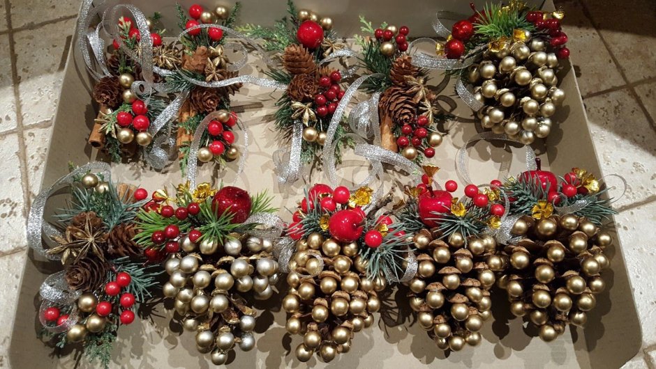 Christmas decorations 12.0007 шишка