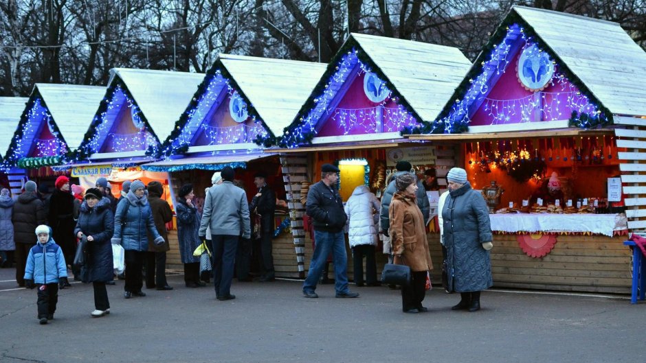 Новогодняя ярмарка домики