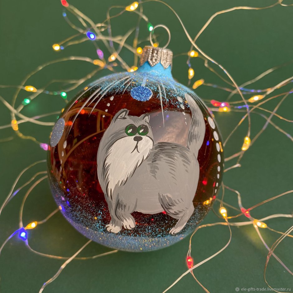 Кот в стеклянном шаре новогодний