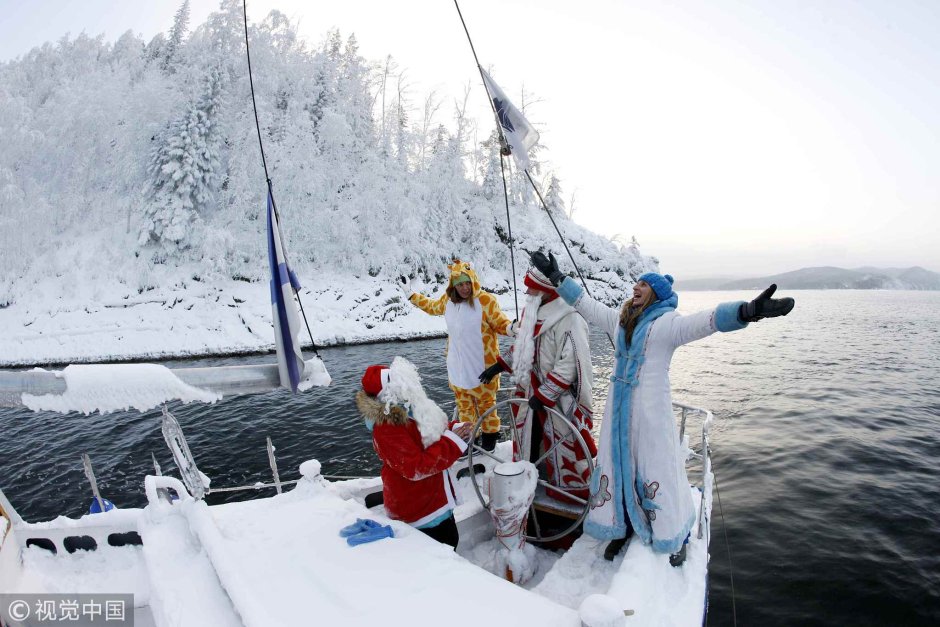 Дед Мороз на корабле