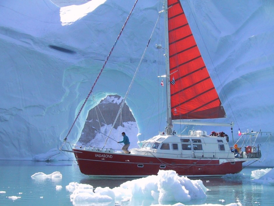 Яхта Арктика