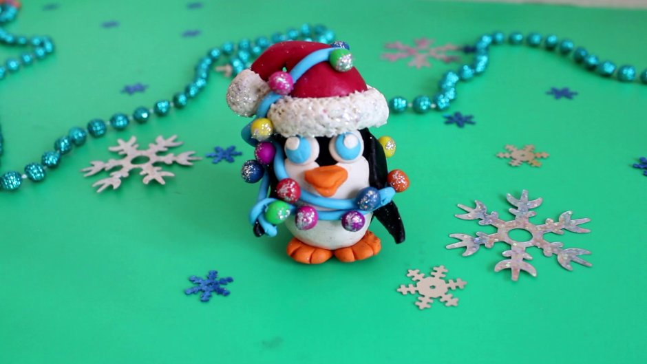 Новогодний Пингвин из пластилина