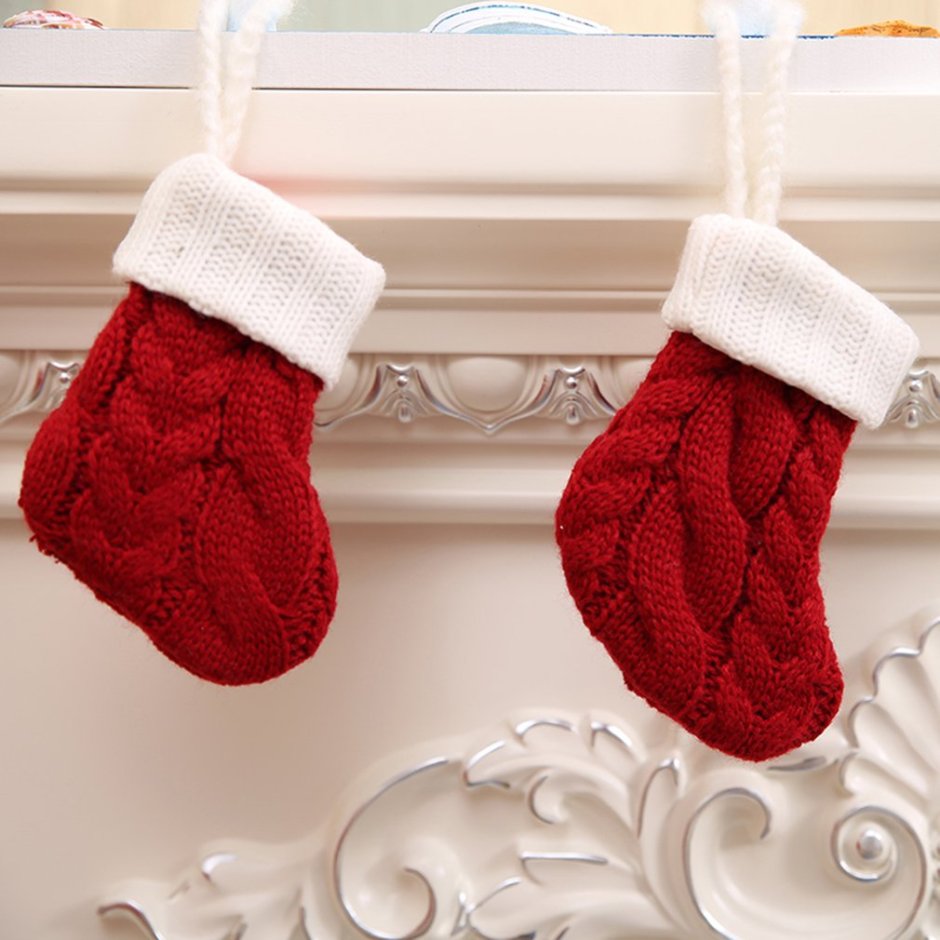 Вязаные новогодние носки для подарков