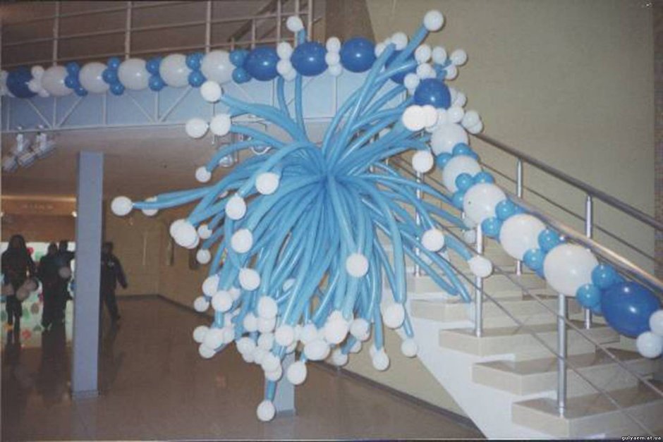 Украшение школы к новому году воздушными шарами