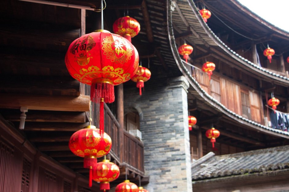 Китайский храм с фонариками