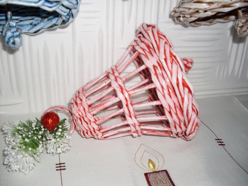 Плетение из бумажной лозы новогодние украшения