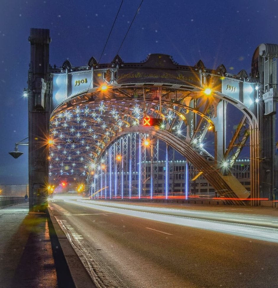 Новогодние Большеохтинский мосты Питера