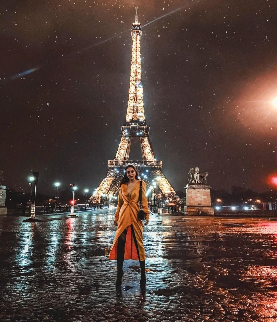 Ночной зимний Париж
