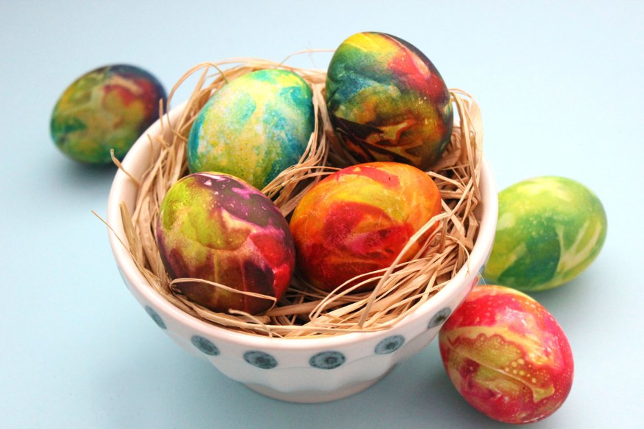 Разноцветные мраморные яйца