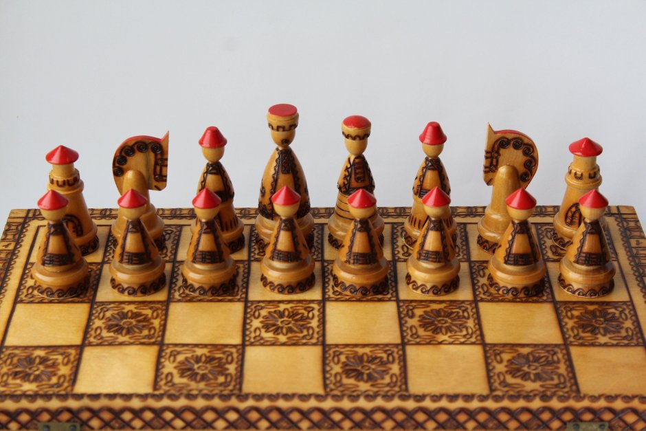 Винтажные шахматные фигуры