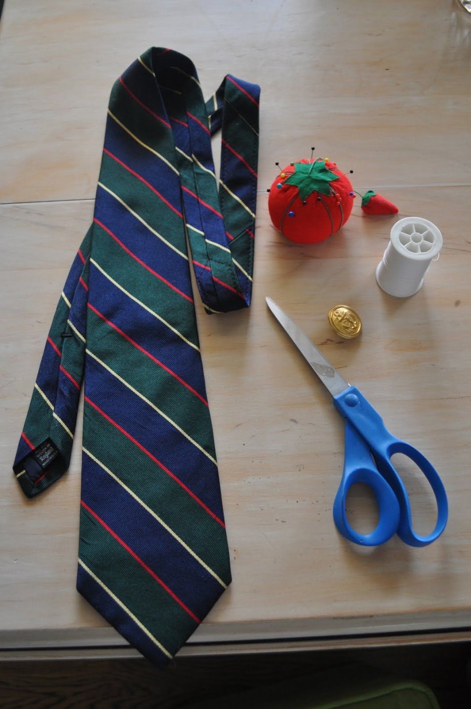 Новогодние украшения из галстука