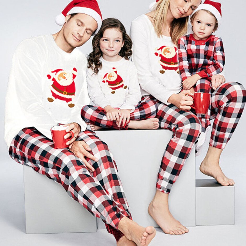 Новогодние пижамы для всей семьи