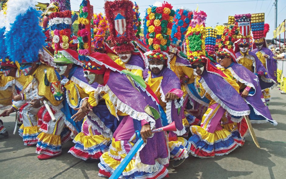 Карнавал в Барранкилье Колумбия национальные костюмы