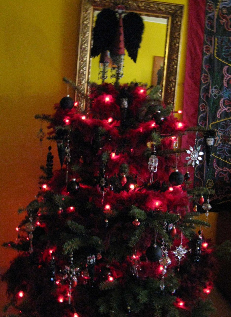 Новогодняя елка в стиле Готика