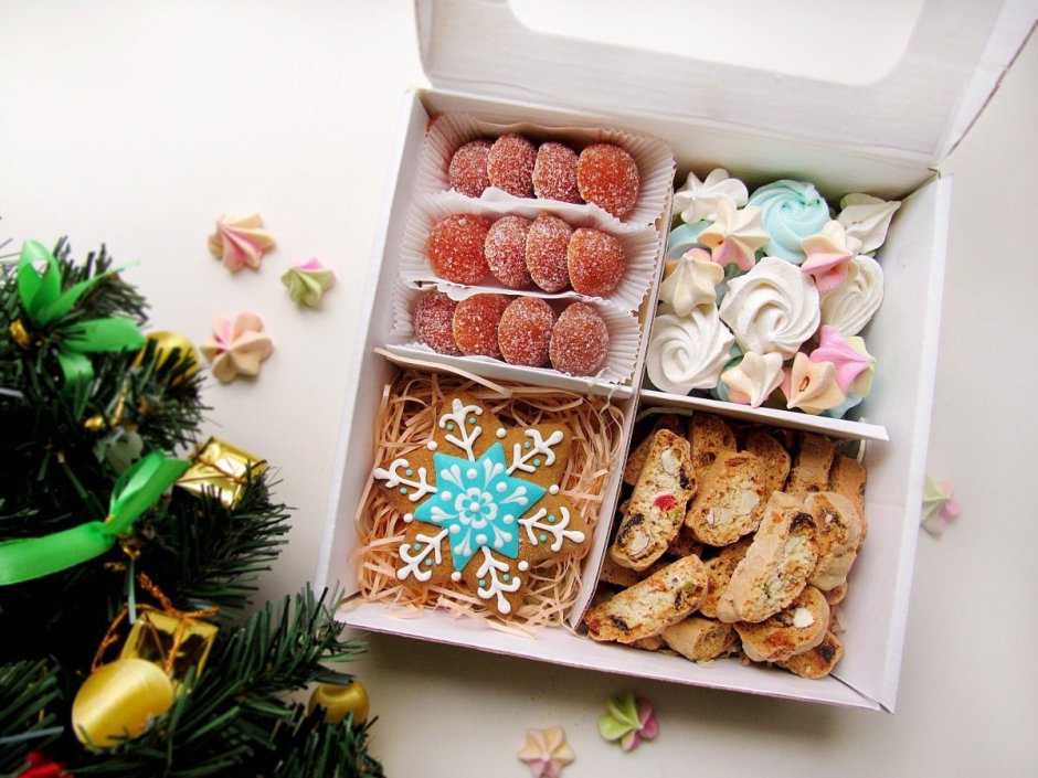Новогодние коробочки со сладостями