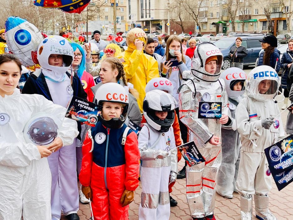 День космонавтики парад