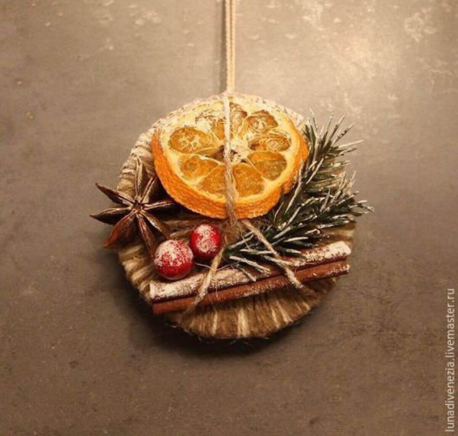 Декор с сушоными апельсин