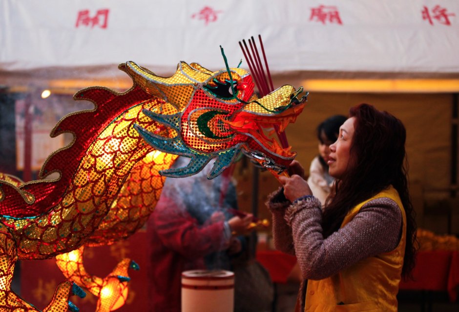 Китайский фонарик с драконом