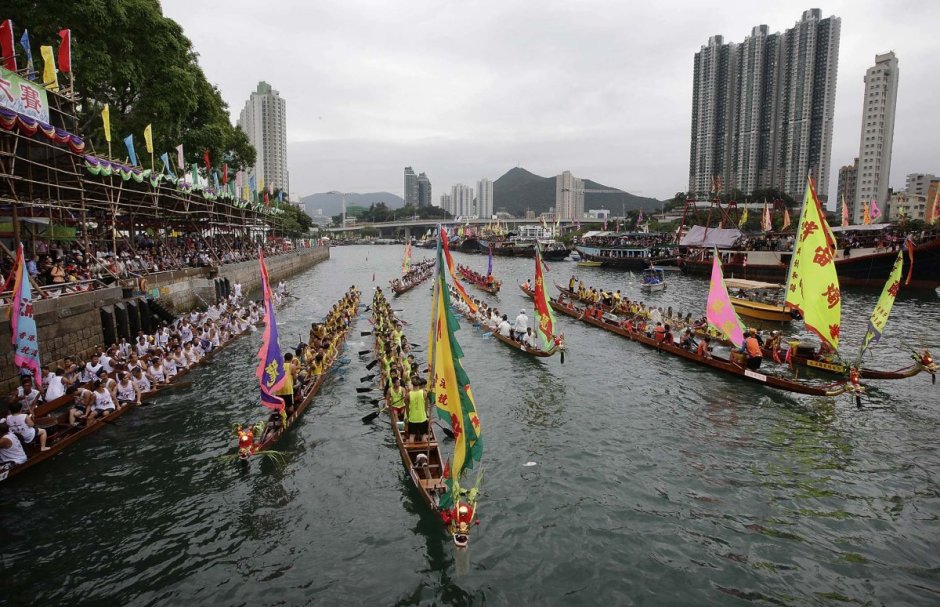 Фестиваль лодок драконов в Китае